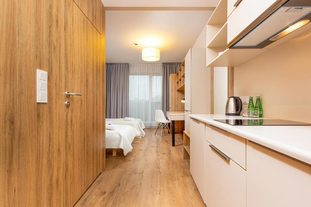 Wolska Residence Apartments With Parking By Noclegi Renters Varsavia Esterno foto