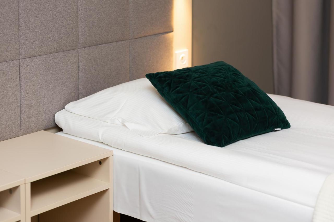 Wolska Residence Apartments With Parking By Noclegi Renters Varsavia Esterno foto